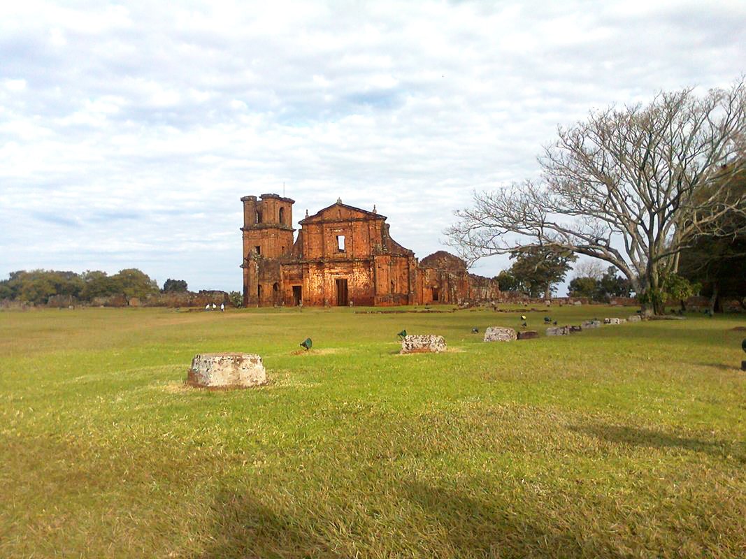 Ruínas da Igreja São Miguel Arcanjo